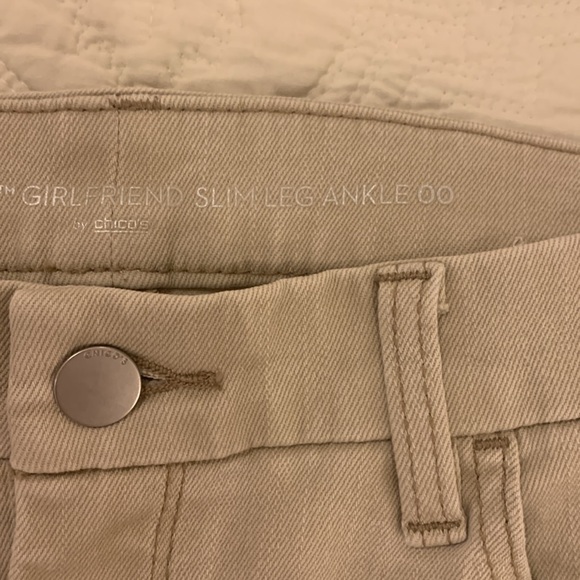 Like New Chico’s Girlfriend Slim Leg Ankle - Picture 7 of 7